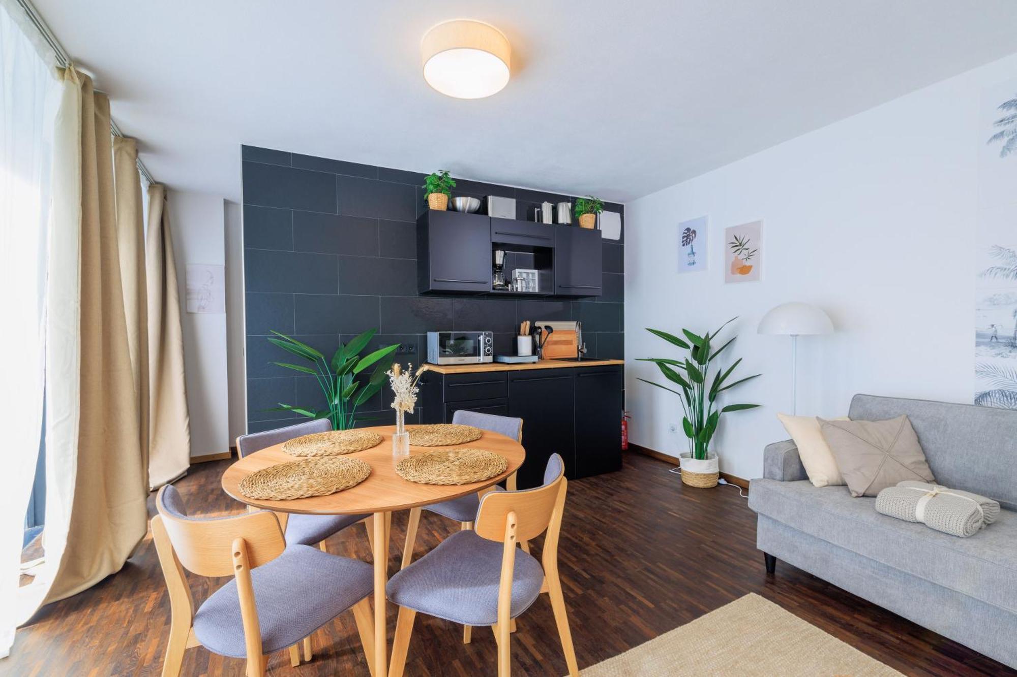 Global Living - Design Apartment I Rathausplatz I Kitchen I אוגסבורג מראה חיצוני תמונה